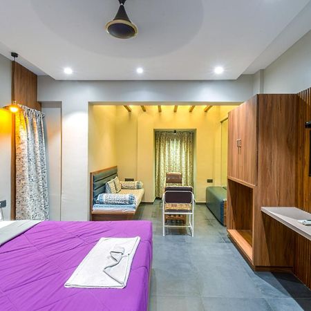 Hotel Vrindavan Deluxe Kolhápur Kültér fotó