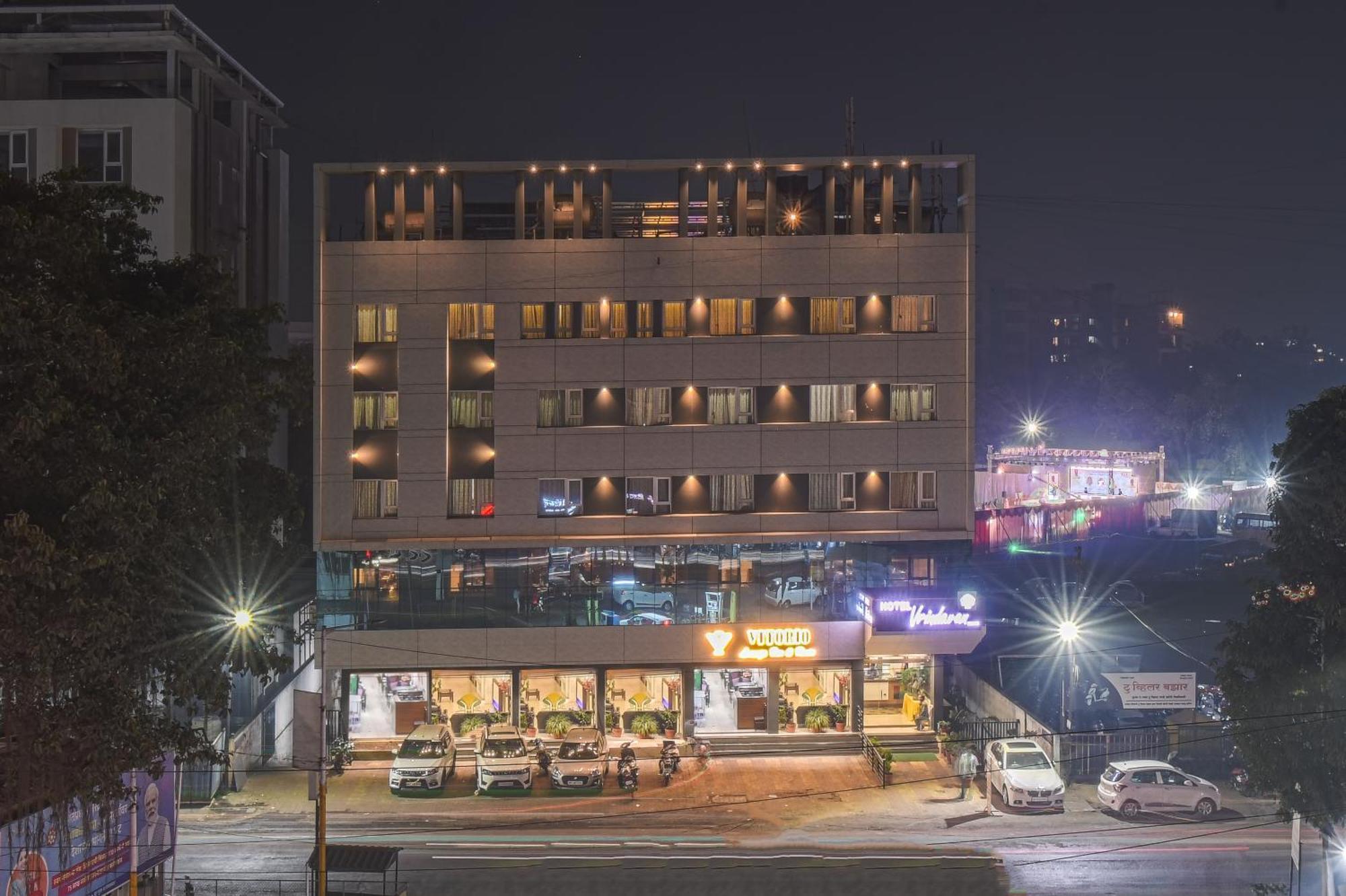Hotel Vrindavan Deluxe Kolhápur Kültér fotó