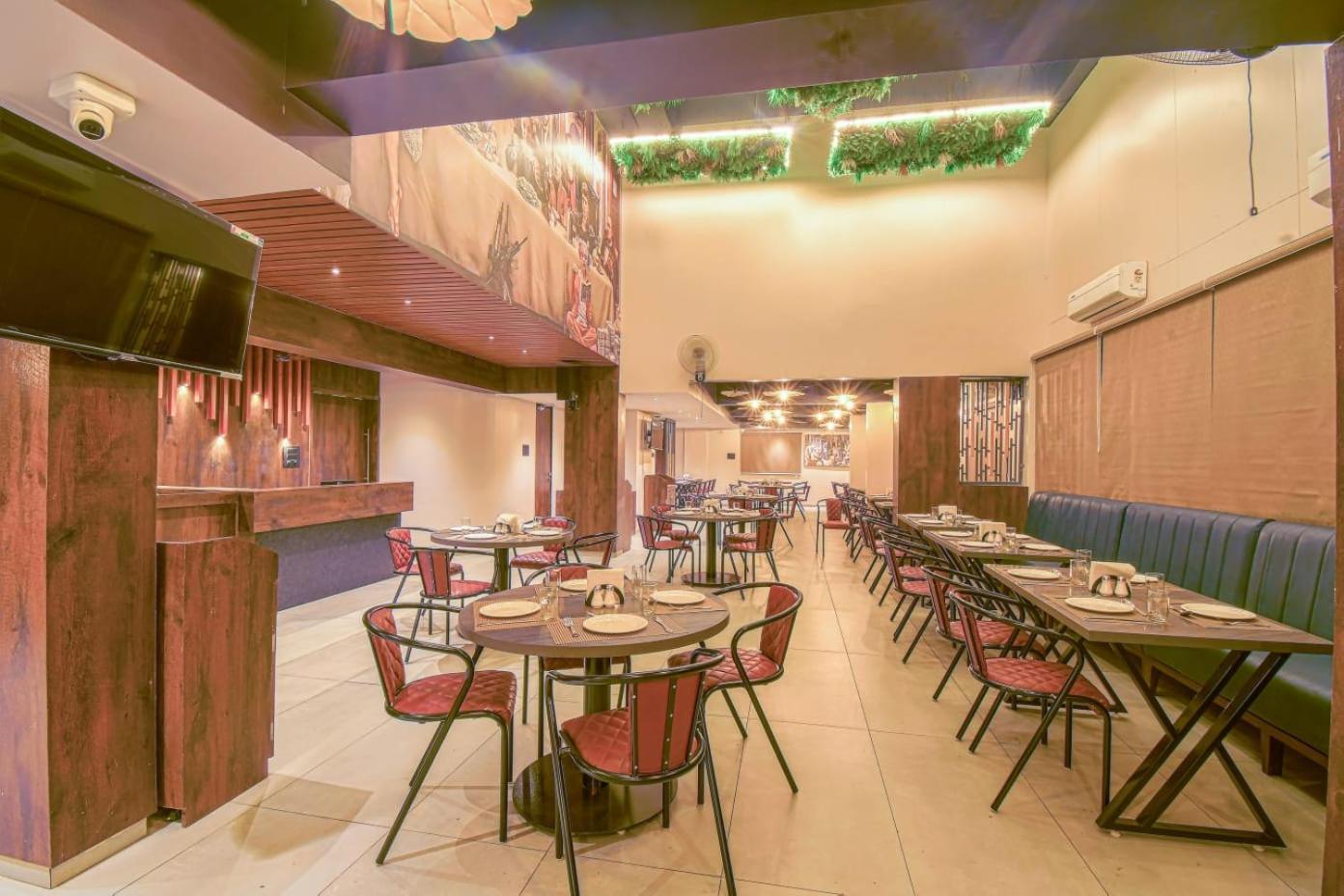 Hotel Vrindavan Deluxe Kolhápur Kültér fotó