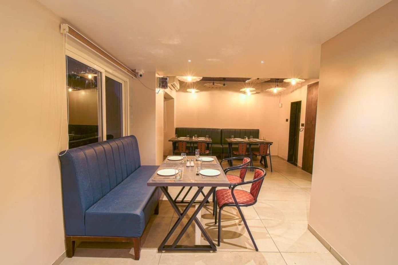 Hotel Vrindavan Deluxe Kolhápur Kültér fotó